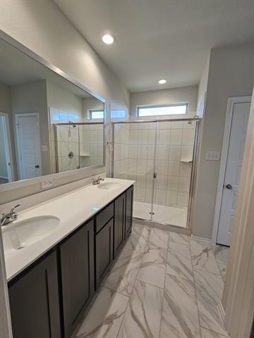 Building Photo - 1613 Edgeway Dr