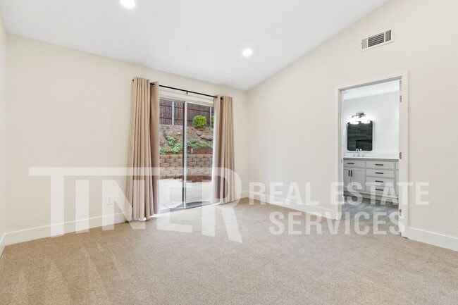 Building Photo - 3421 Cobblestone Dr