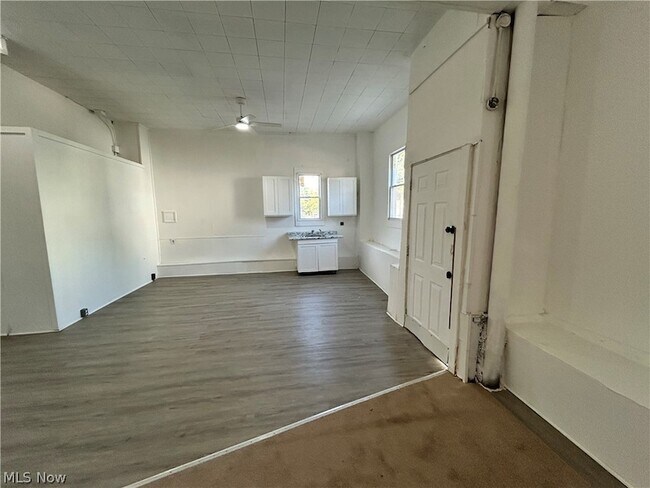 Building Photo - 3654 E 53rd St