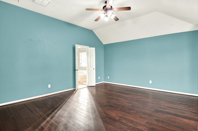 Building Photo - 9226 Fernwillow Dr
