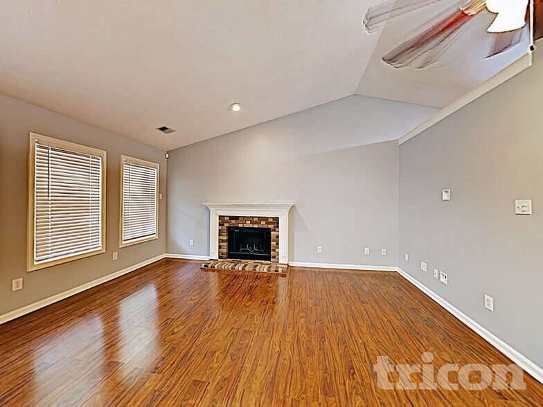Building Photo - 726 Westbury Dr