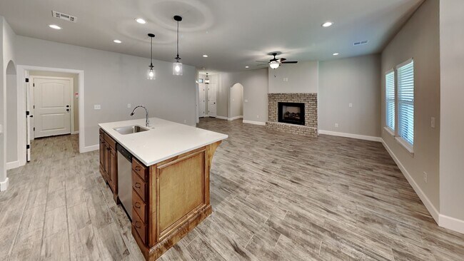 Building Photo - Beautiful 4 Bedroom 2 Bathroom Corner Lot ...