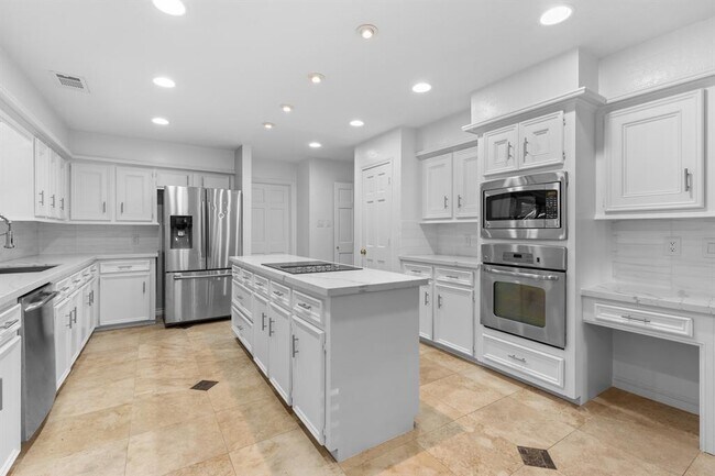 Building Photo - 14 Cascade Springs Pl
