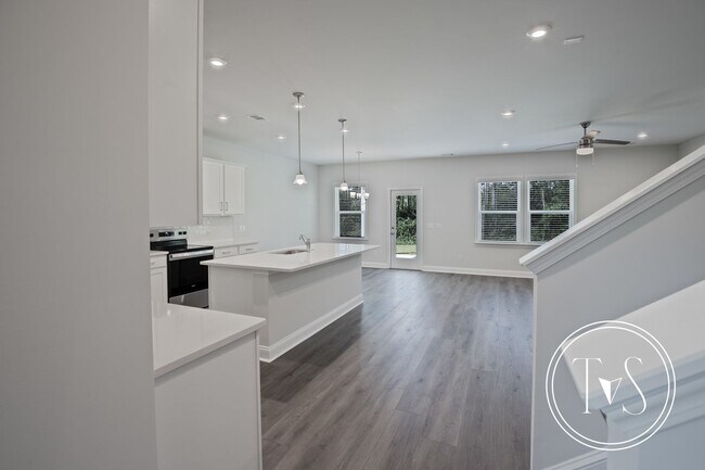 Building Photo - 332 MONTEREY Lp