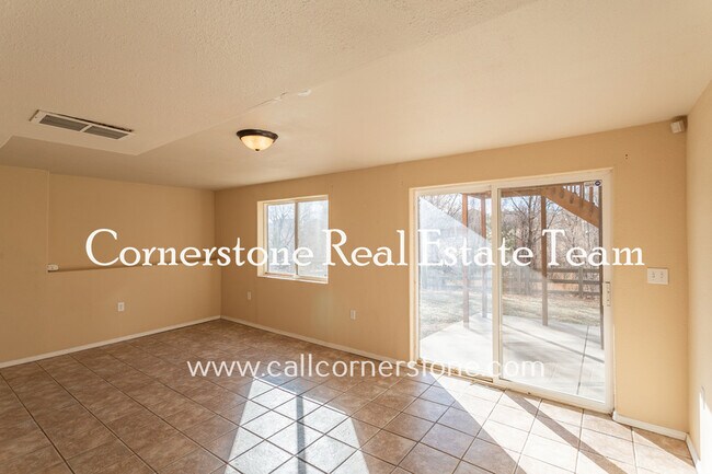 Building Photo - 819 Ridgebury Pl