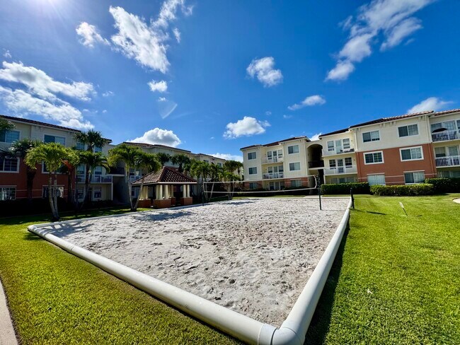 Building Photo - 9857 Baywinds Blvd