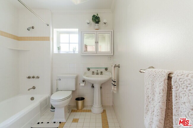 Building Photo - 20521 Cheney Dr