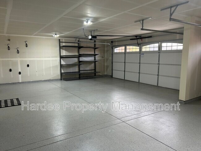 Building Photo - 7051 W Plateau Crk Dr