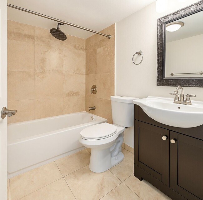 Building Photo - 1400 Pompei Ln