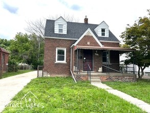 Building Photo - 5233 Farmbrook St