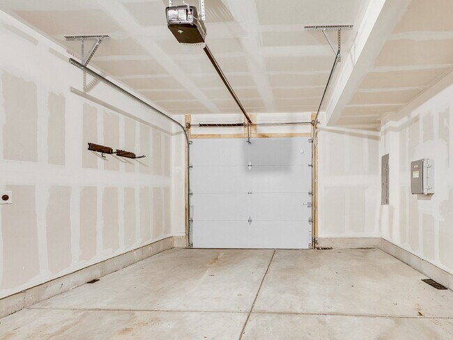 Building Photo - $2,350 - 2 Bed, 2.5 Bath Townhome in Broom...