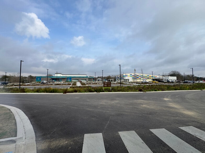 Building Photo - 5444 Winbourne Ave