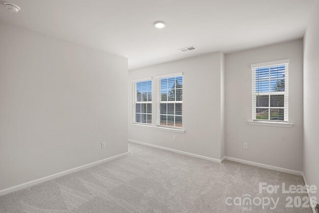 Building Photo - 1423 Caracara Ct