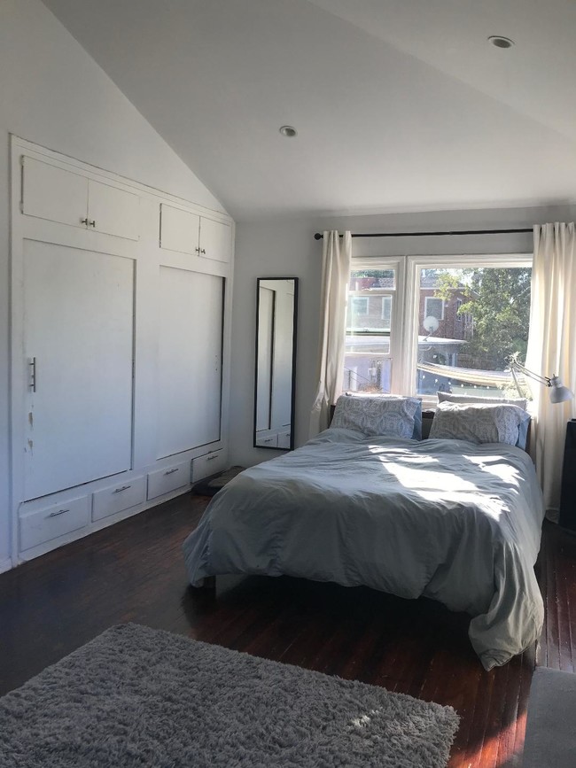 master bedroom - 2138 Vine St