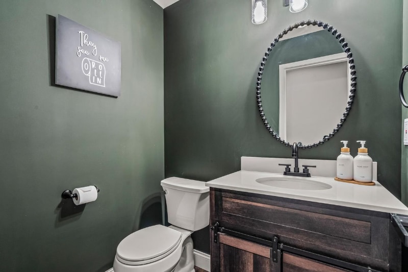 Building Photo - 421 W Lloyd St