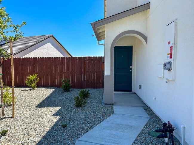 Building Photo - NEW BUILD HOME - Comfortable Living in a New Redding Neighborhood