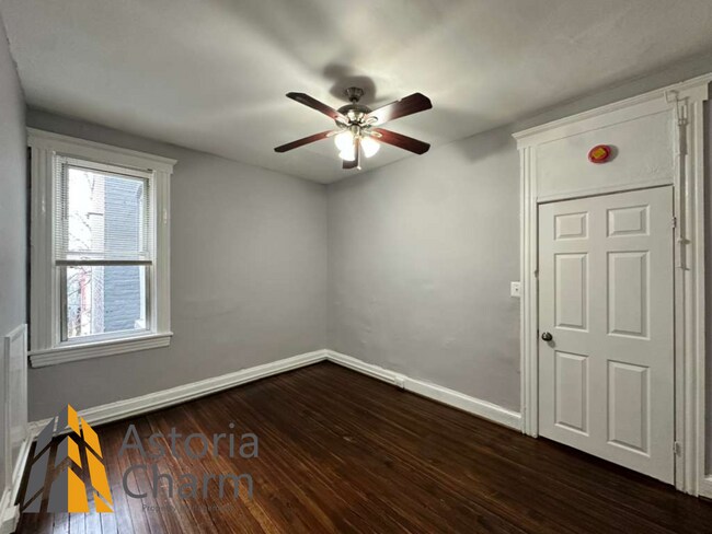 Building Photo - 3 Bedroom with Fenced Yard and Spacious Primary Bedroom near Coppin University