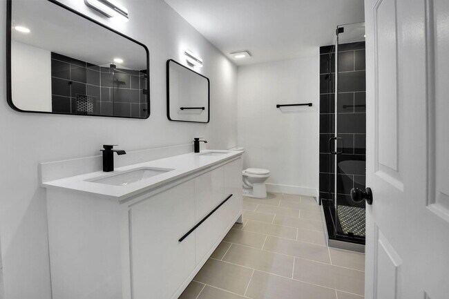 Building Photo - 7884 Seville Pl