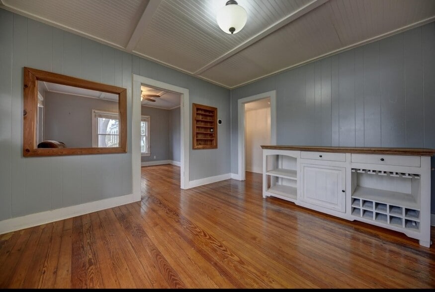 Building Photo - 239 N Monroe St