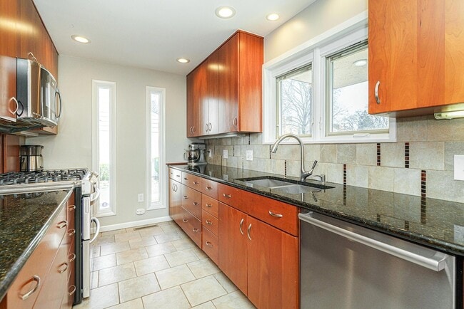 Building Photo - 55 S Merkle Rd