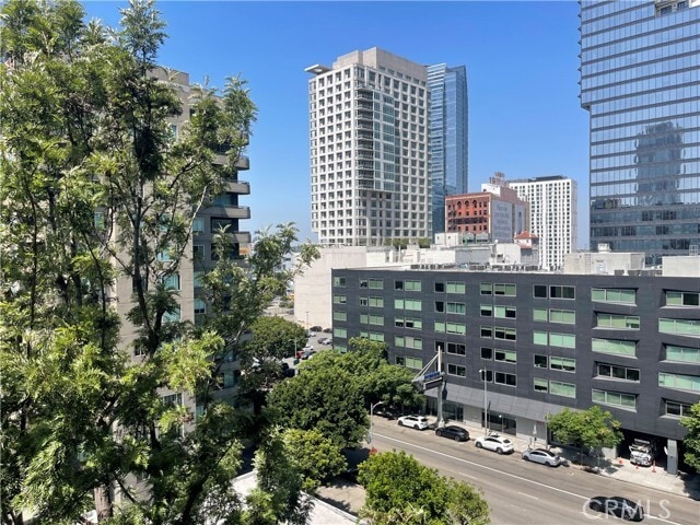 Building Photo - 600 W 9th St