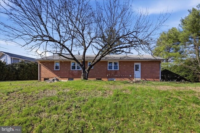 Building Photo - 210 Stafford Dr