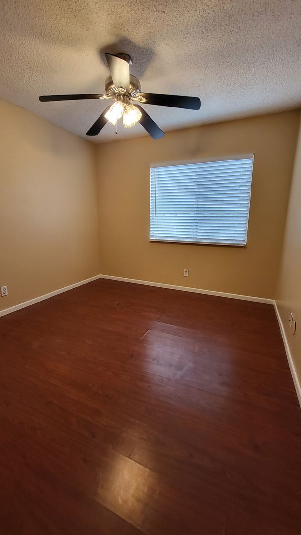 Building Photo - Charming one-story house