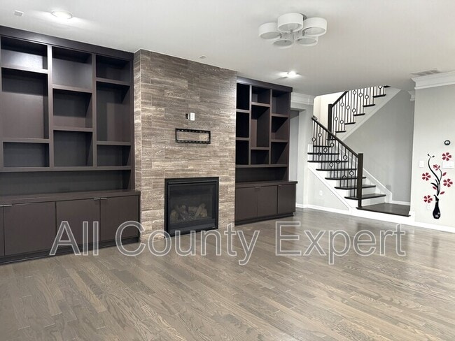 Building Photo - 920 Grove Valley Dr