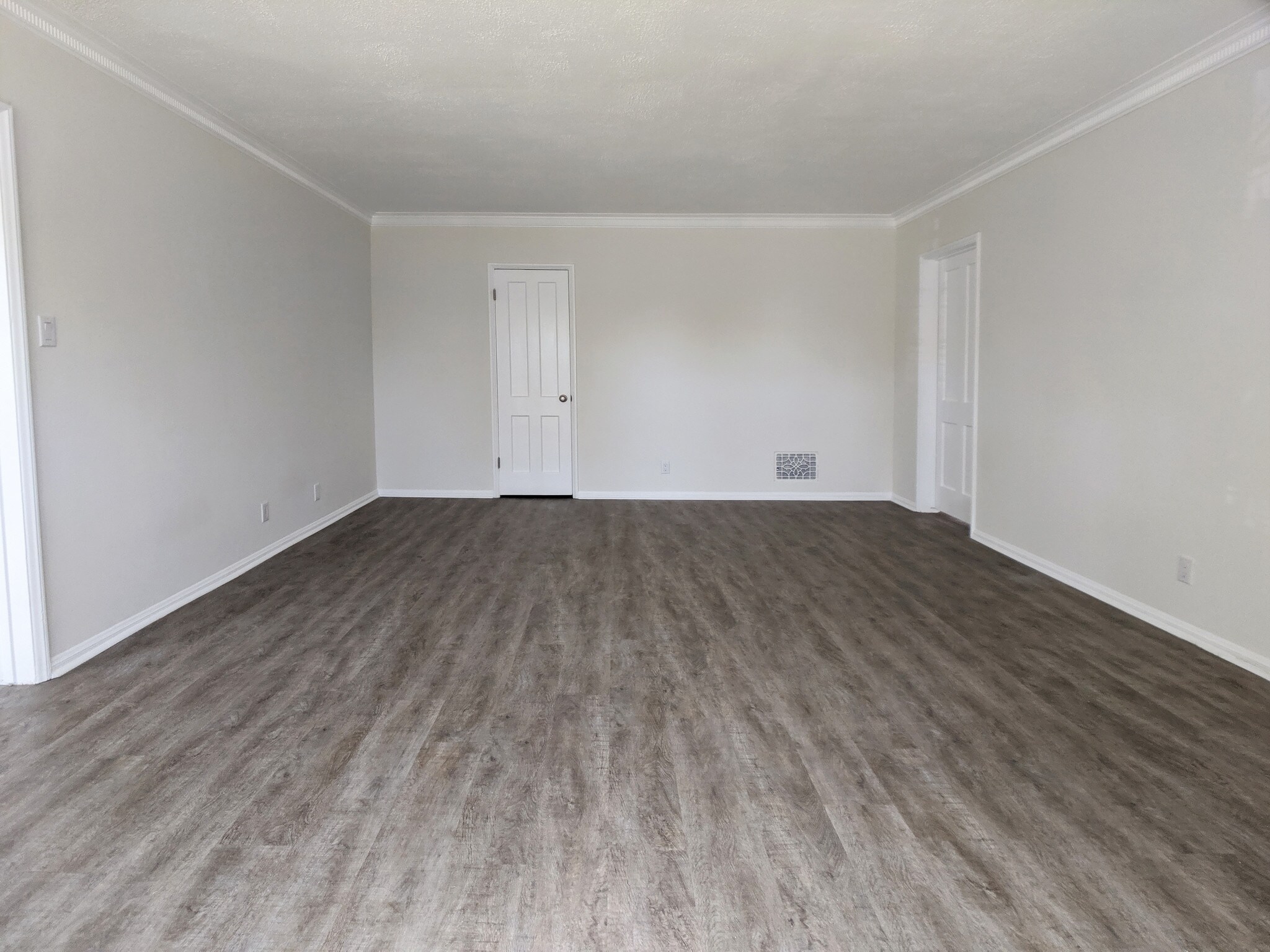 Living Room - 7677 Hollywood Blvd