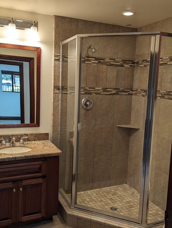 Building Photo - Luxury 5 Bedroom Home in Palo Verde Ranch