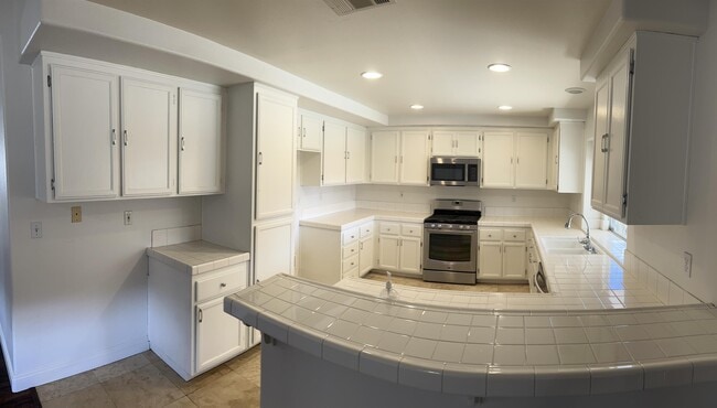 Building Photo - 26611 Alta Ave