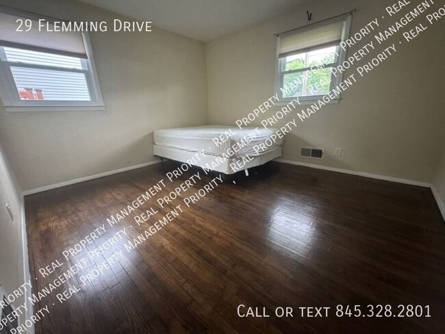 Building Photo - 29 Flemming Dr