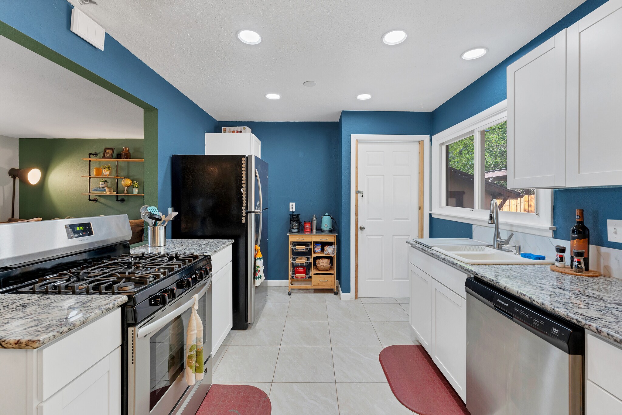 Building Photo - 2628 Green Ridge Dr