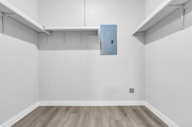 Building Photo - 11829 S Red Cedar Cir