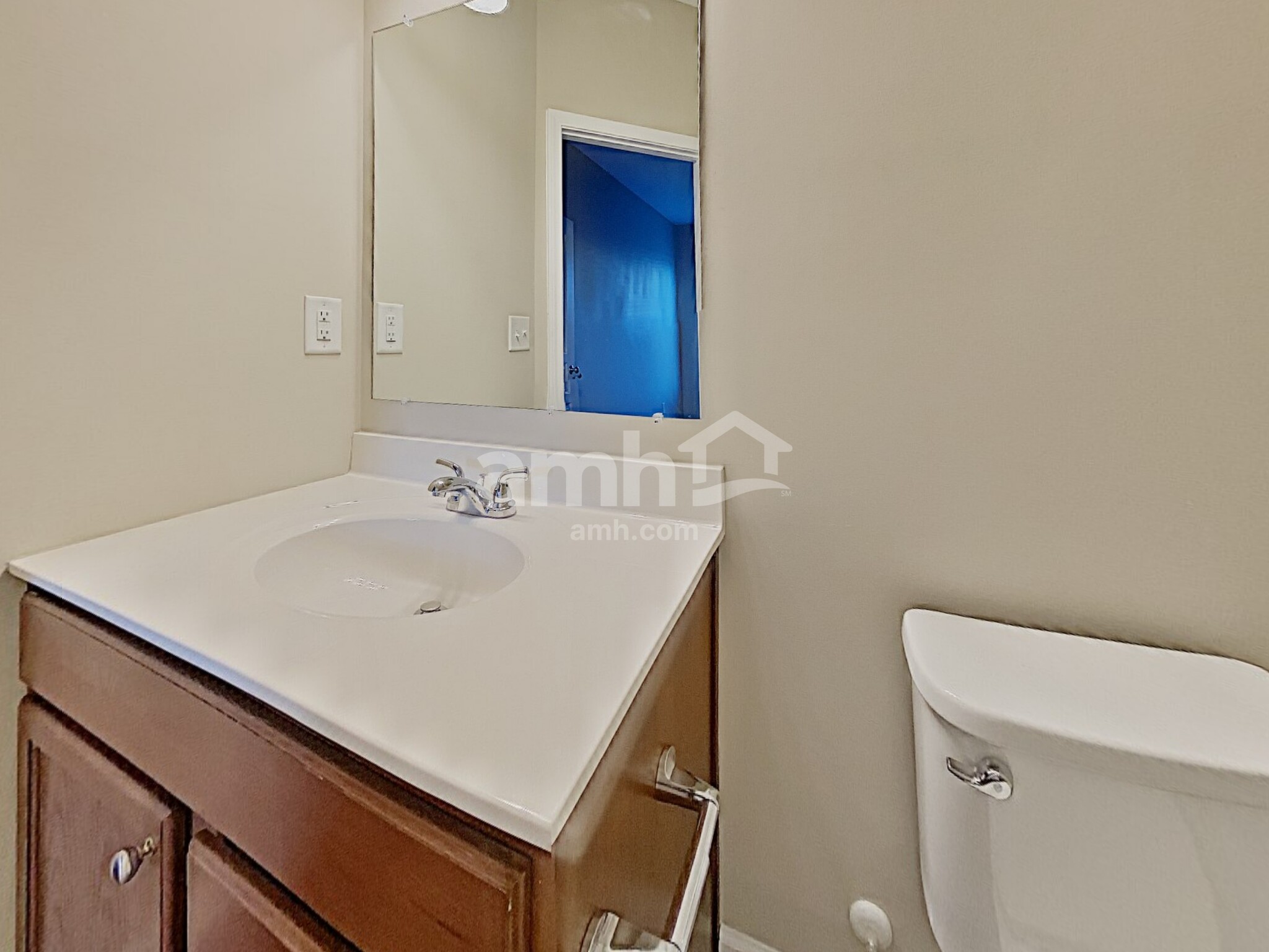 Building Photo - 822 Commerce Trl