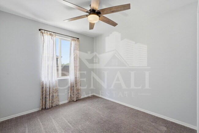 Building Photo - 4220 S Macy Cir