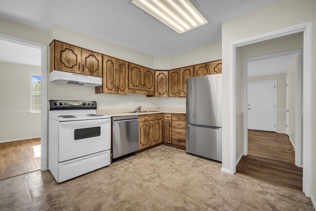 Building Photo - Cottonwood Heights