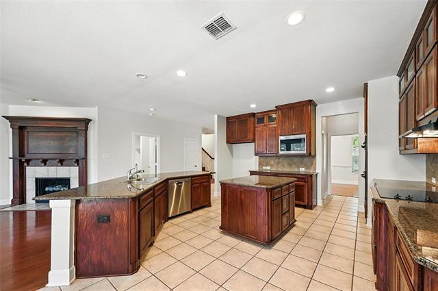 Building Photo - 14743 Daneway Dr