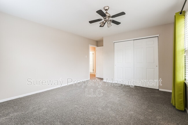 Building Photo - 5 Isla Ct