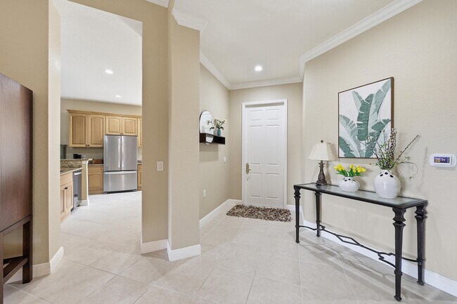 Building Photo - 9243 Tesoro Ln