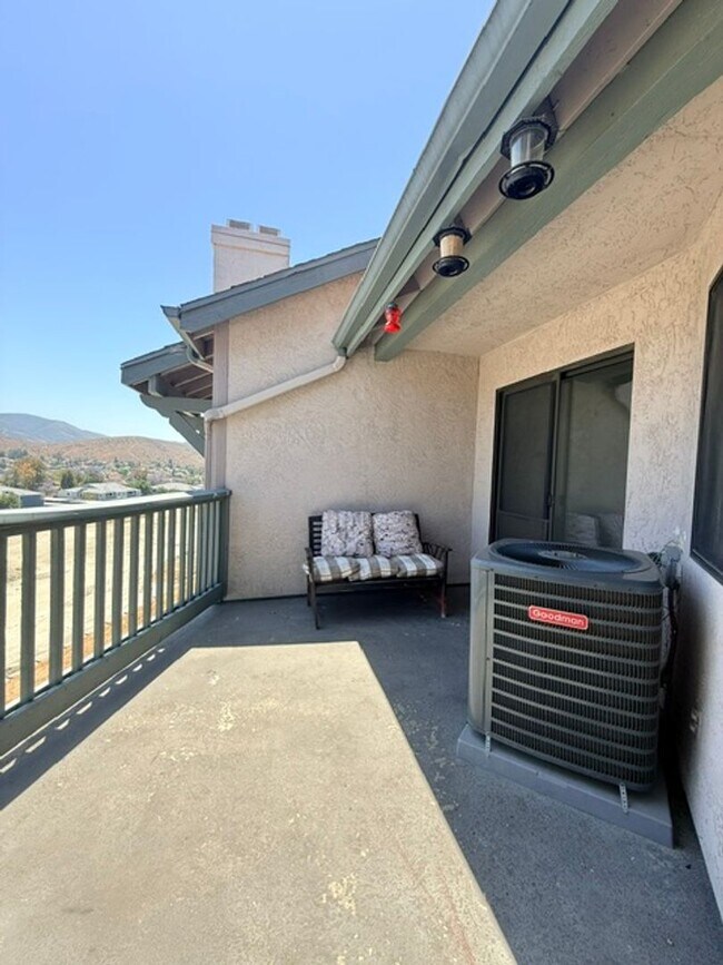 Building Photo - Fully updated condo in Spring Valley/ Rancho San Diego