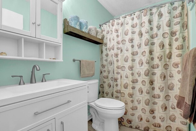 Building Photo - 1714 Old Folkstone Rd