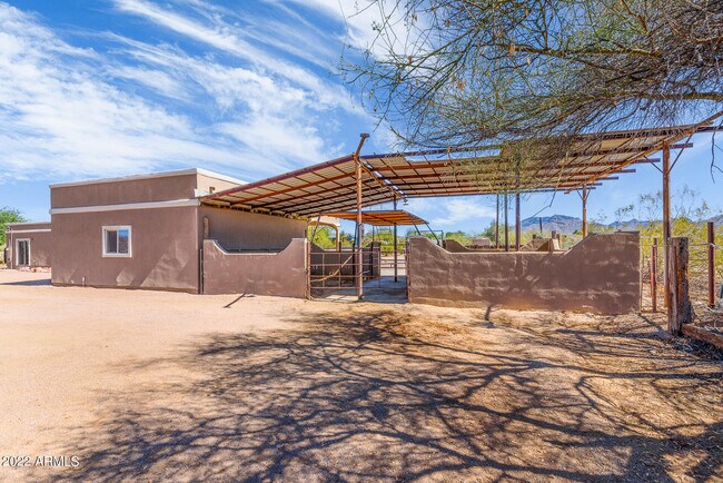 Building Photo - 655 N Merrill Rd