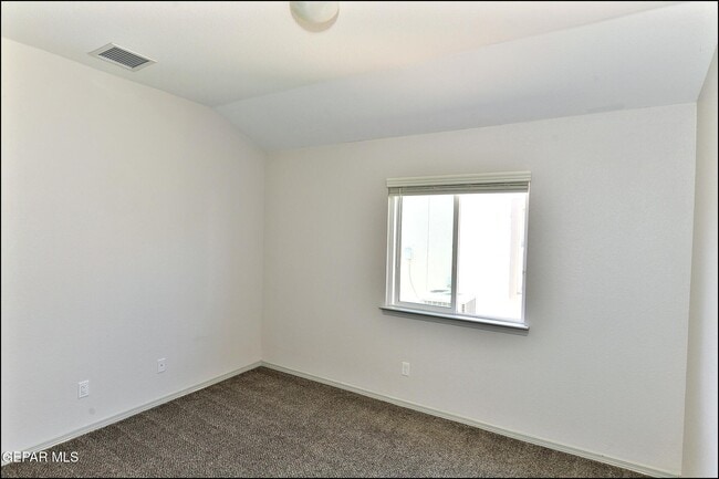 Building Photo - 14945 Tierra Escape Ave