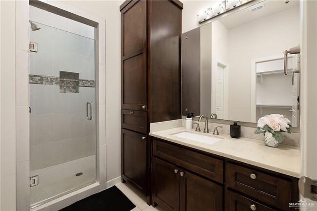 Building Photo - 13 N 51st St