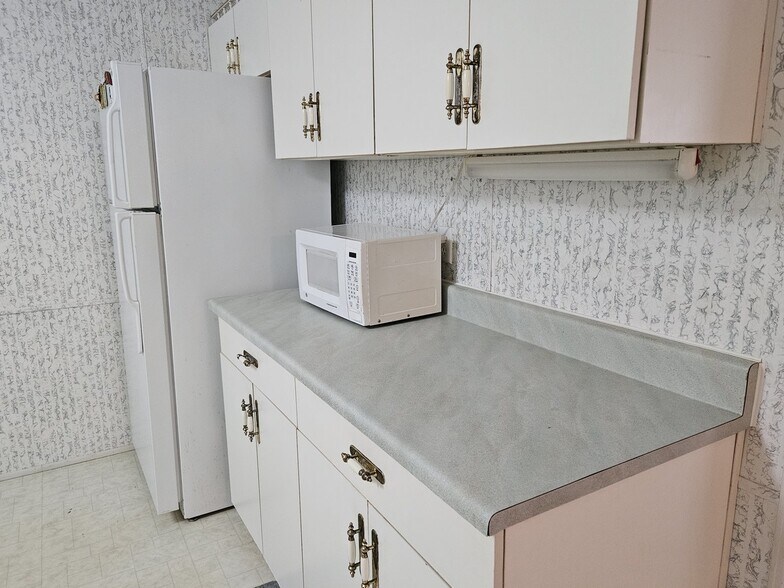 Building Photo - 9380 Seabright Ave