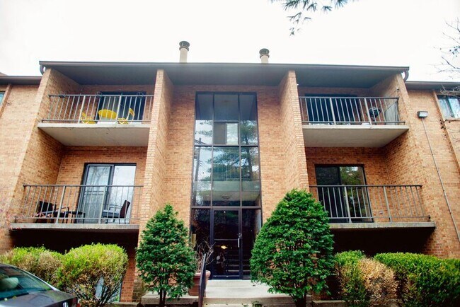 Building Photo - 522 Riddle-24