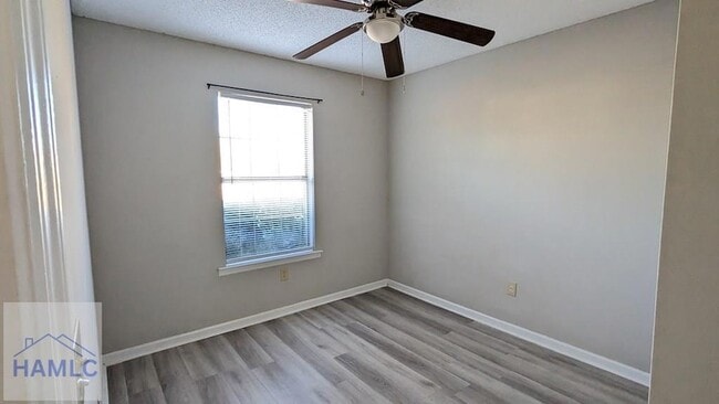 Building Photo - 122 Crosby Dr