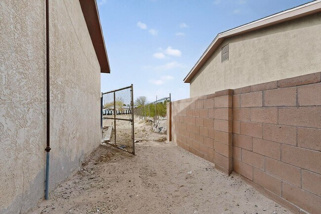 Building Photo - Rural South Valley 4 Bedroom  1.75 Bath 1256/sf