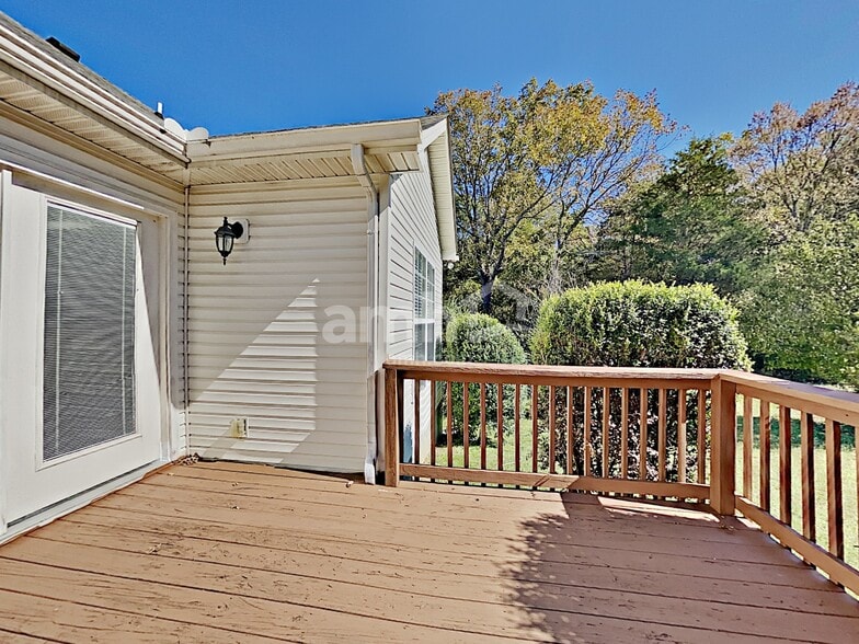 Building Photo - 1442 Saddle Brk